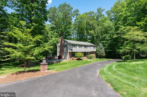13 Spring Hollow Rd, Wayne, PA 19087-2814