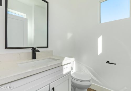 3616 12 St, Phoenix AZ 85024-1762 exterior