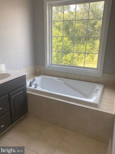 14705 Potomac Branch Dr, Woodbridge VA  22191-4023 exterior