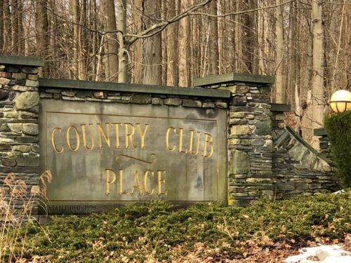 7 Country Club Pl, Clarks Green, PA 18411-9199