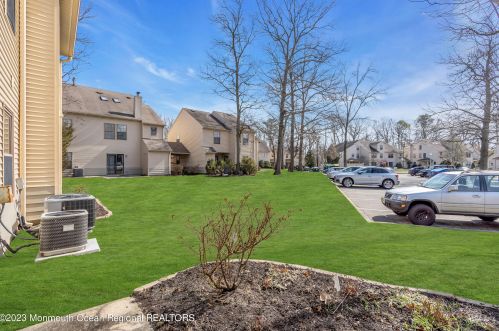 1110 Lilly Ln, Jackson Twp NJ  08527-4142 exterior