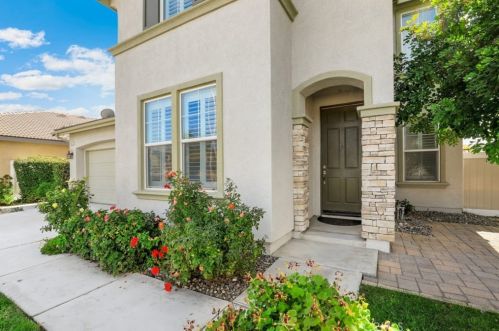 255 Blue Jay Ln, Redlands, CA 92374-1653