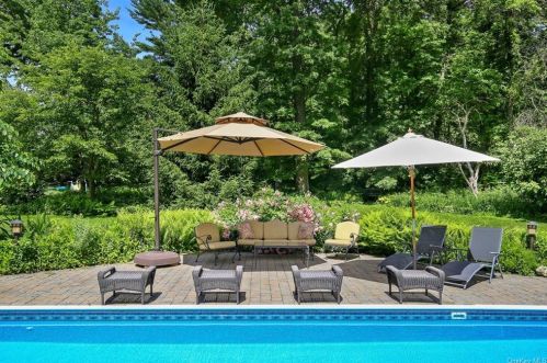 5 Augusta Pl, White Plains NY  10603-1901 exterior