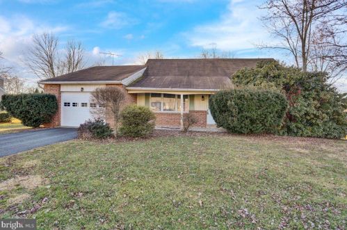 1580 Moore Dr, Gilbertsville, PA 19525-9125