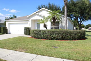 296 Oak Lake Rd, Melbourne, FL 32901-8685