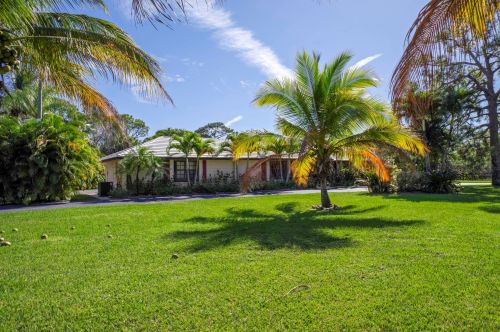 8082 Nashua Dr, West Palm Beach, FL 33418-6042