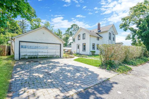 6 Robert St, Canaan Lake, NY 11772-2923