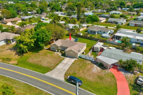 421 Oleander Ave, Fort Pierce FL  34952-1343 exterior