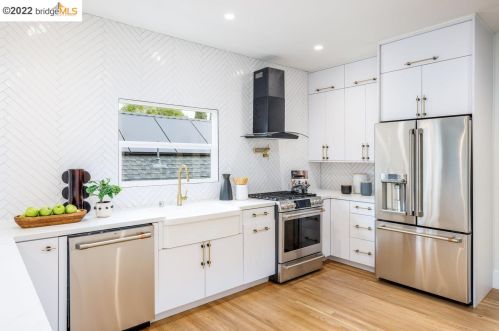 481 59th St, Oakland CA 94609-1538 exterior