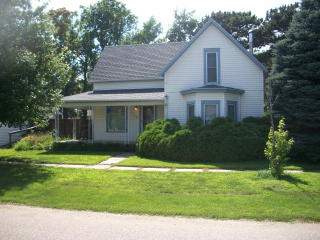 208 3rd St, South Platte, NE 68832-9300