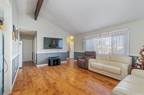 5320 36th St, Riverside, CA 92509-4635