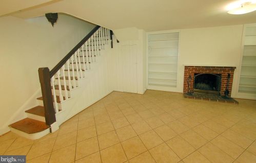 1528 34th St, Washington, DC 20007-1412