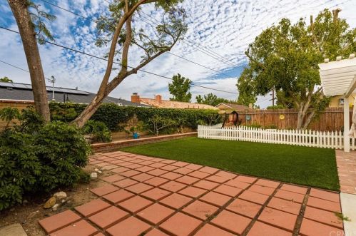 2717 Palmyra Ave, Orange CA 92869-4762 exterior