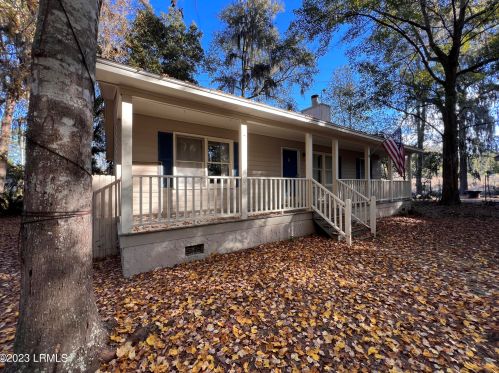 32 Baywood Dr, Bluffton, SC 29910-5913