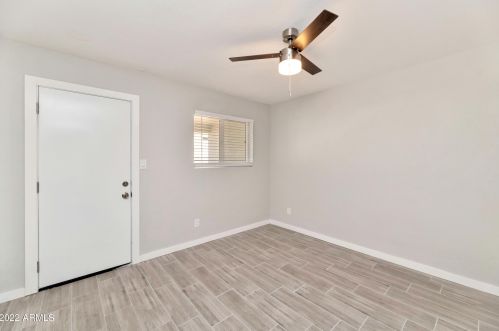 2124 Augusta Ave, Phoenix AZ 85051-6732 exterior