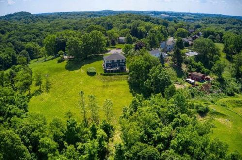24 Sewickley Hills Dr, Sewickley, PA 15143-9117