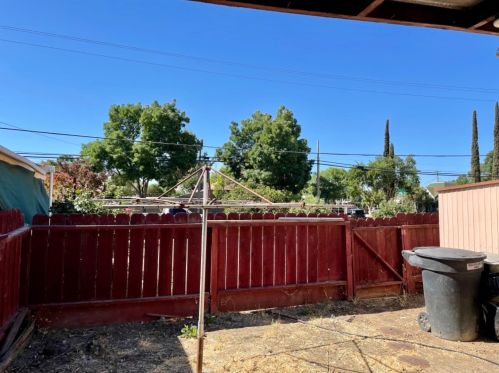 946 Fig Ln, Newman CA  95360-1106 exterior