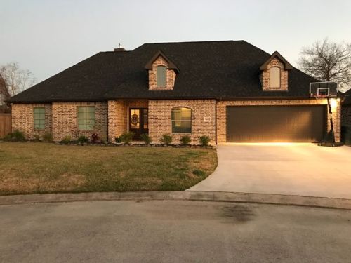 1810 Lindsey Ln, Nederland, TX 77627-4828