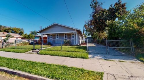 682 Olive St, San Bernardino CA  92410-2841 exterior