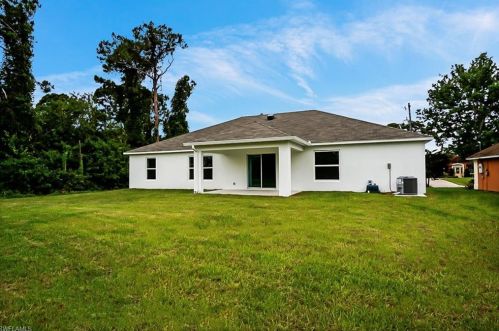 117 27th Pl, Cape Coral, FL 33993-7091