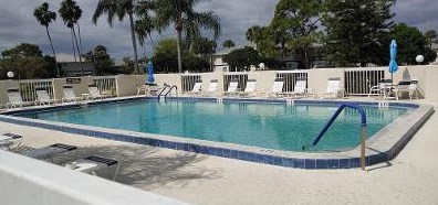 1531 Royal Green Cir, Fort Pierce FL  34952-7625 exterior
