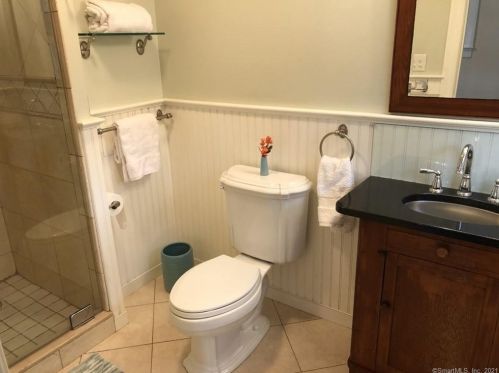 6 Powder Horn Hill Rd, Wilton CT  06897-3119 exterior