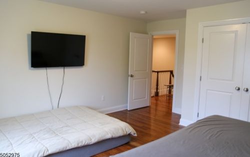 25 Ridge Rd, West Paterson NJ  07424-2416 exterior