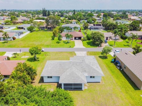 916 22nd St, Cape Coral, FL 33990-2537