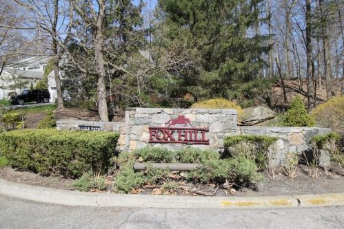 246 Horseshoe Cir, Crotonville, NY 10562-7001