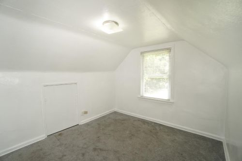 6 Damon Rd, Cincinnati OH 45218-1034 exterior