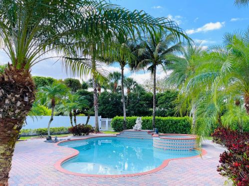 9090 Alexandra Cir, West Palm Beach, FL 33414-6442