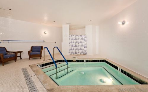 702 Ash St, San Diego CA 92101-3228 exterior