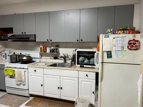8624 79th St, Jamaica, NY 11421-1104