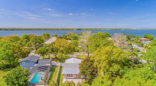 707 Shore Dr, Oldsmar FL  34677-4305 exterior