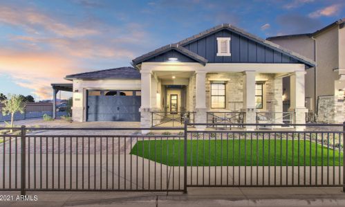 4073 Debra Dr, Gilbert, AZ 85297