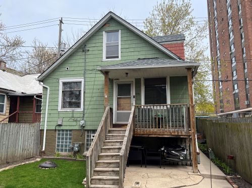 1846 Warren Ave, Milwaukee WI  53202-1639 exterior