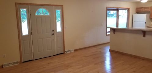 409 Atkinson St, Mukwonago, WI 53149-1303