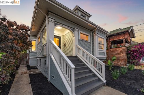 4143 Howe St, Oakland CA 94611-5117 exterior