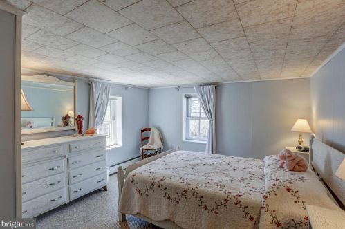 210 Hoernerstown Rd, Hummelstown PA  17036-9503 exterior