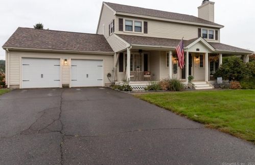 28 Colgate Dr, Manchester, CT 06042-8505