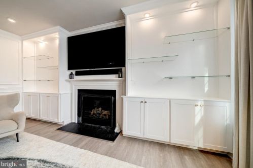 15633 Merrily Way, Woodbridge VA  22193-1097 exterior