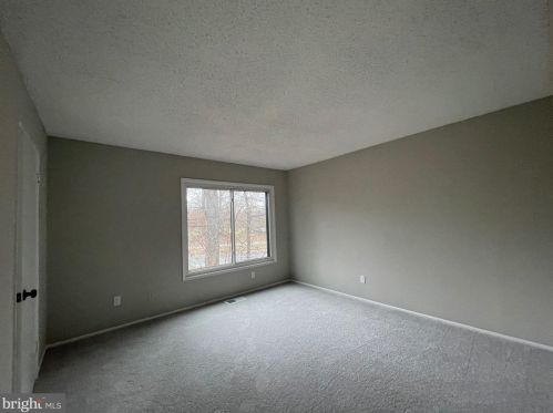 2120 Cartwright Pl, Herndon VA  20191-1903 exterior