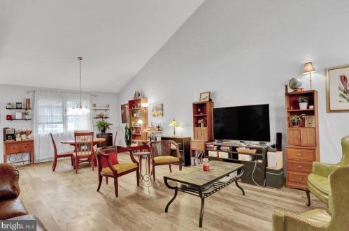 120 Hill Rd, Blandon, PA 19510-9511