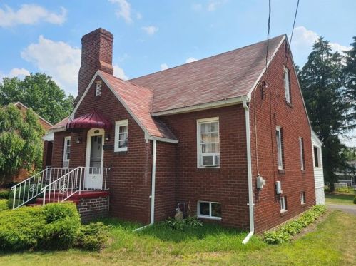 355 Sanner St, Somerset PA  15501-1932 exterior