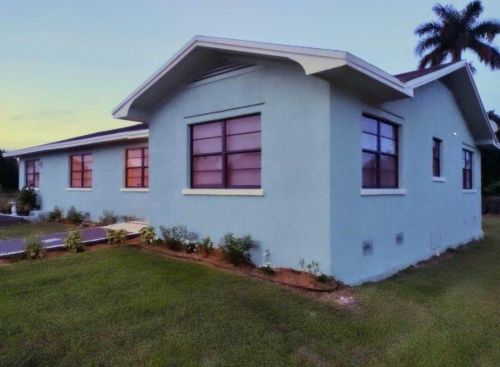 125 6th Ave, South Bay, FL 33493-1705
