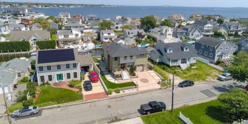 115 Annuskemunnica Rd, Babylon NY  11702-4424 exterior