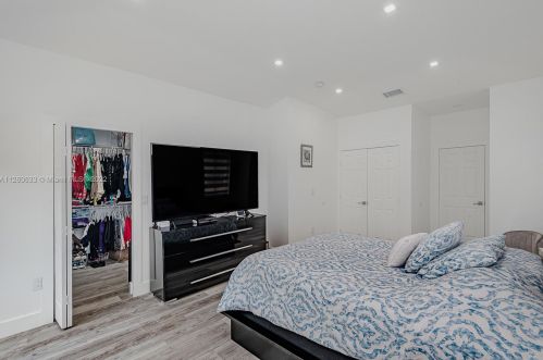 13040 52nd St, Hollywood FL  33027-5453 exterior