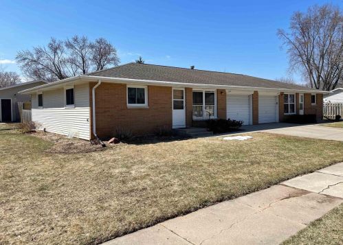 1721 Boland Rd, Green Bay, WI 54303-4628