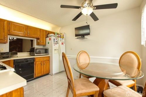 230 Bromley Pl, East Brunswick, NJ 08816-5101