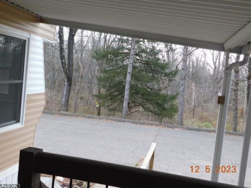 56 Valley View Est, Oxford, NJ 07863-3311
